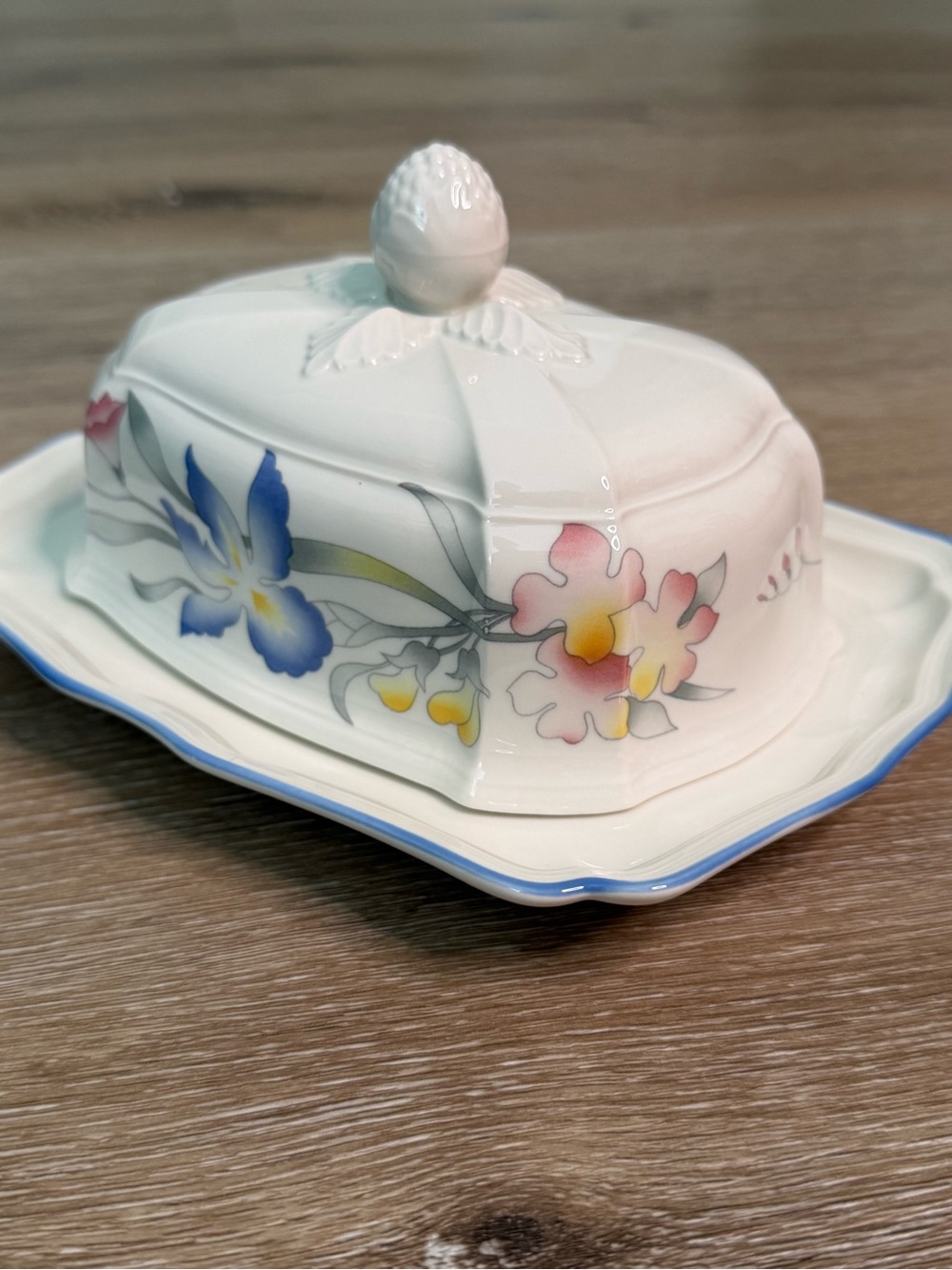 Villeroy & Boch “Riviera” Porcelain Butter Dish